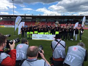 Der SV Wehen Wiesbaden feiert den Bitburger-Hessenpokalsieg 2021. Foto: mag
